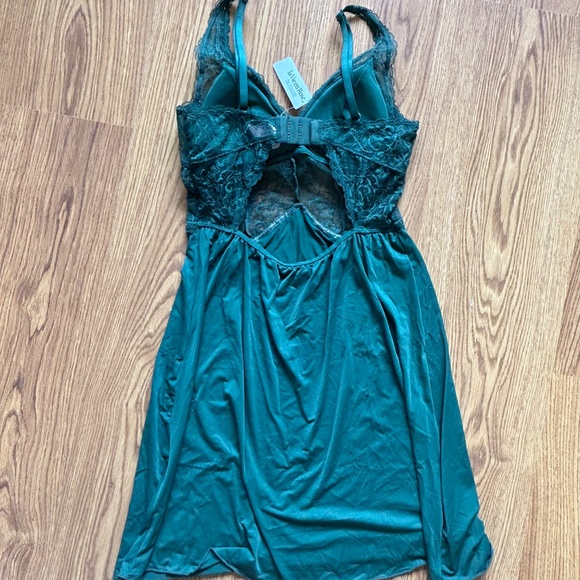 La Vie en Rose Green Lace Dress - Picture 3 of 3